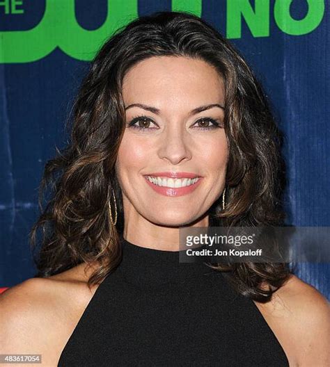 2,073 Alana De La Garza Photos & High